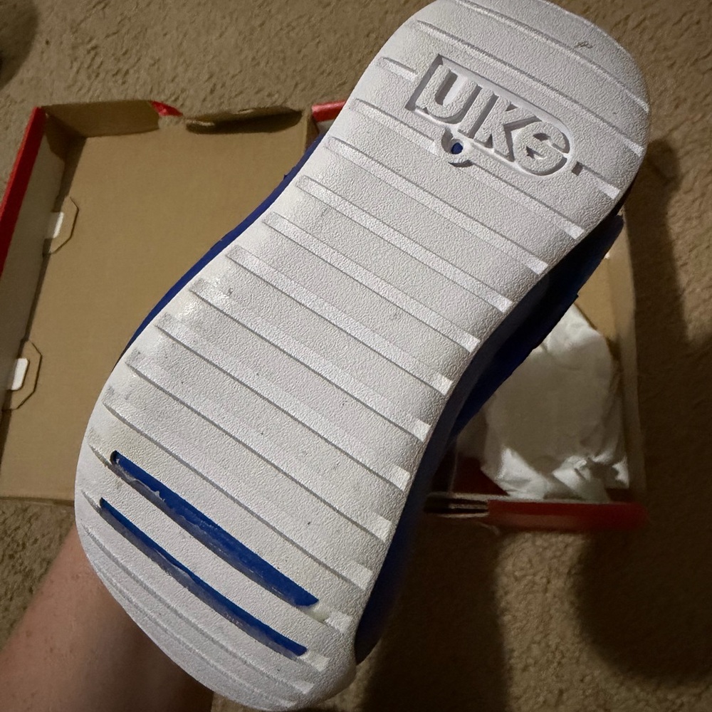 Toddler’s Blue Nike Shoes 10C - Picture 2 of 2